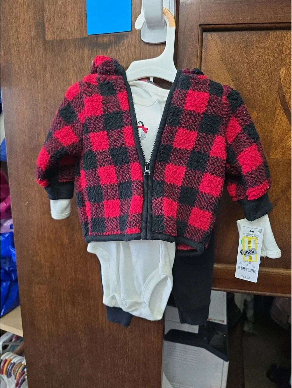 3m brand new three piece outfit set from carter's item 6G5